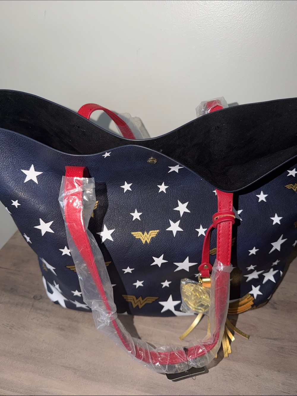 Wonder Women Star Print Navy Tote with Red Handles - Picture 7 of 7